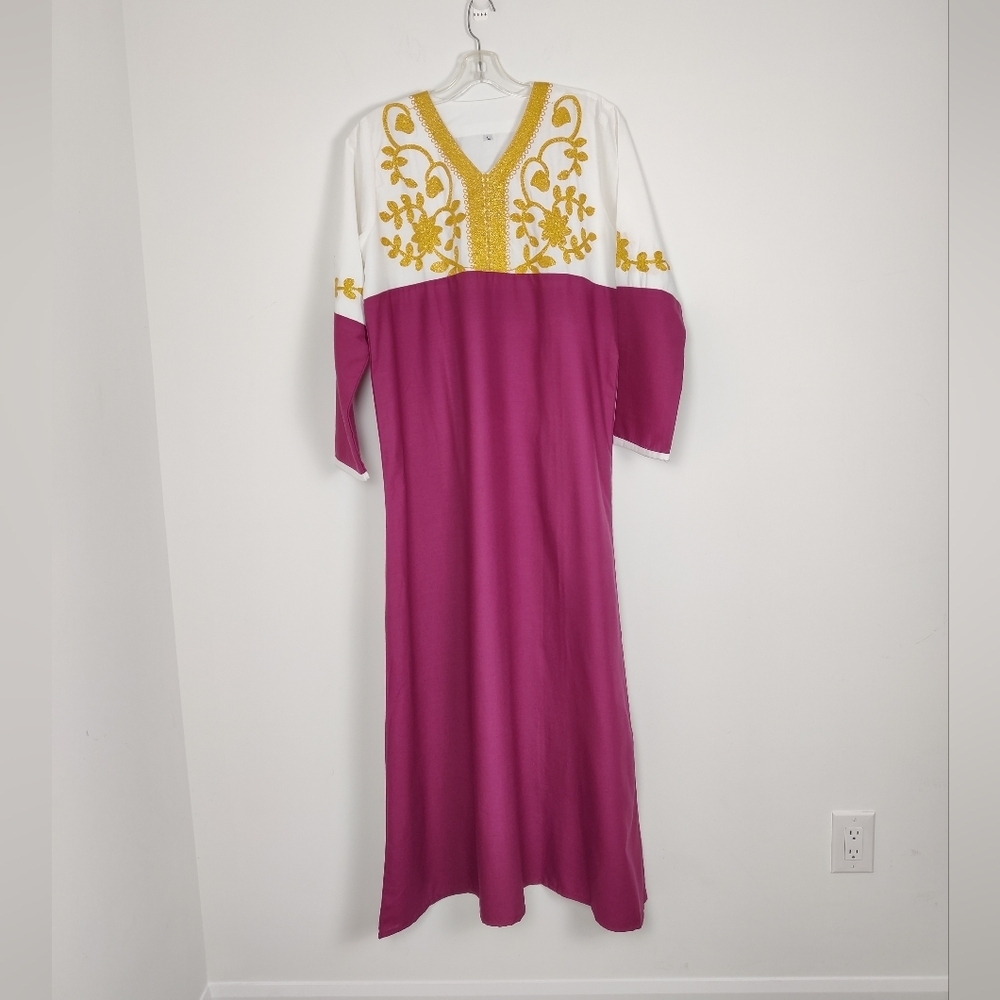 Women's Magenta and White Long Sleeve Kaftan with Gold Embroidery - Size Large